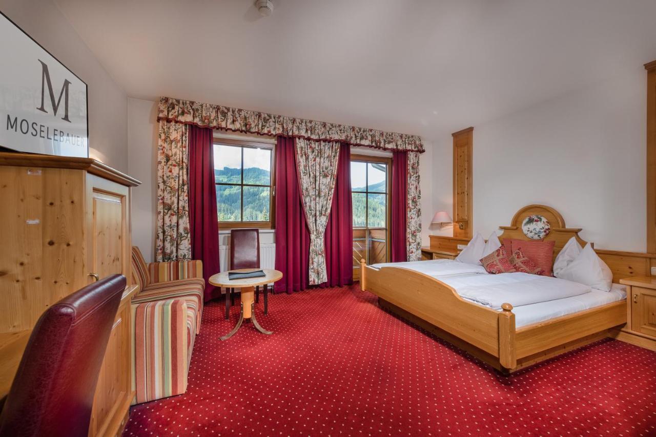 Hotel Moselebauer Bad Sankt Leonhard im Lavanttal Bagian luar foto