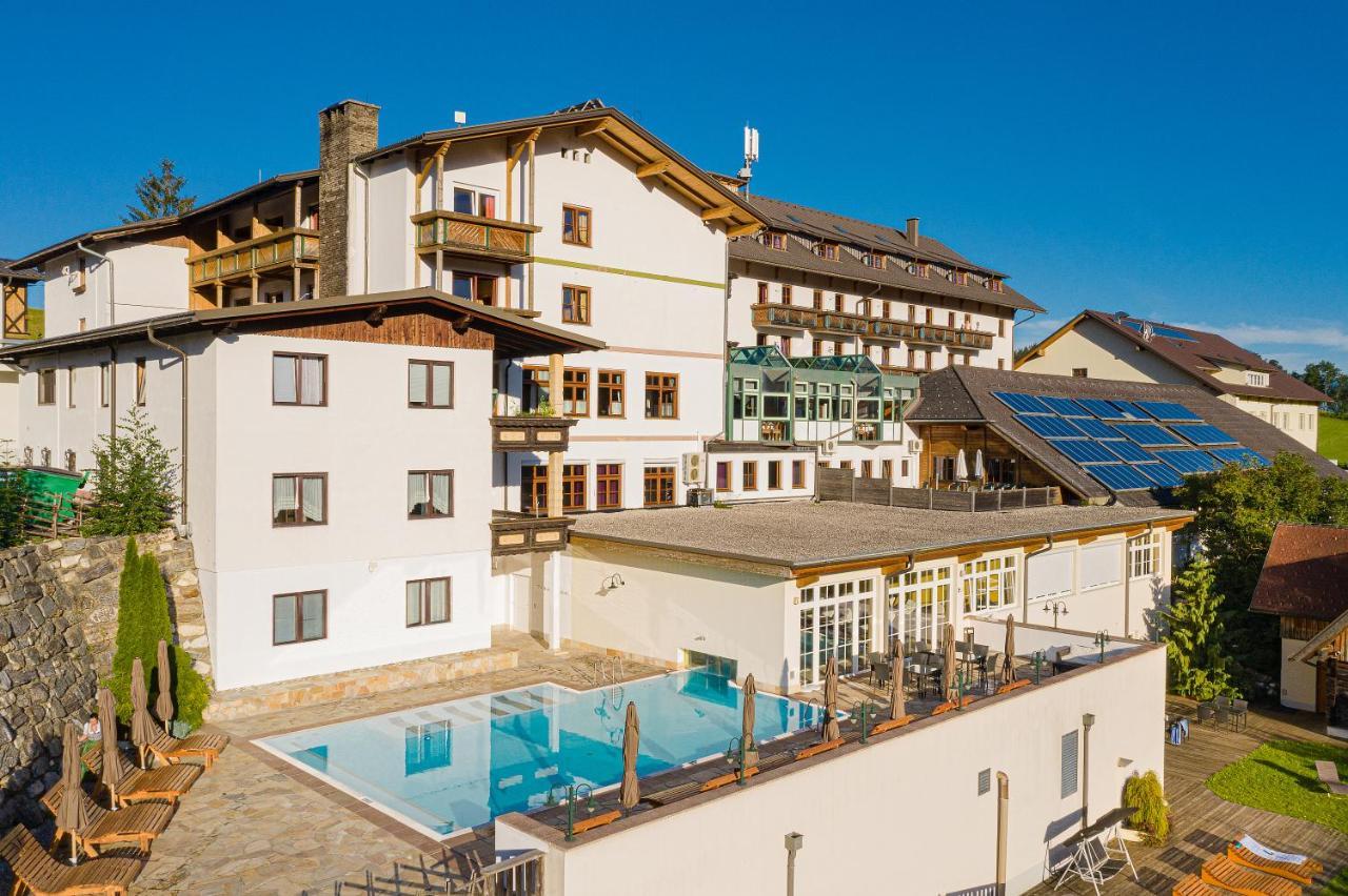Hotel Moselebauer Bad Sankt Leonhard im Lavanttal Bagian luar foto